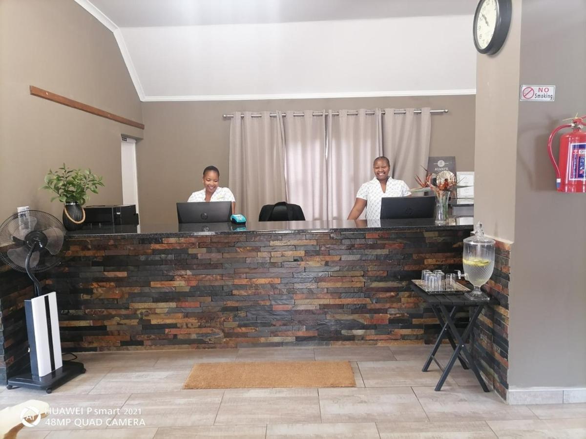 Nongoma Lodge & Inn Cc Kültér fotó